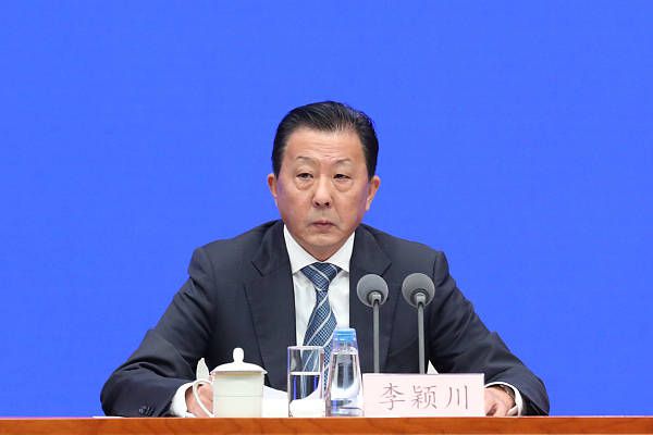 《007》道具拍卖 肖恩·康纳利手枪卖出25万美元 2020-12-05 随着第一代007扮演者肖恩·康纳利的离世，诸多《007》影片的道具也成为了收藏界所热捧的对象。