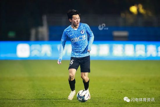 报道/李良悦、刘彬 编辑/kino []独家原创稿件，未经授权不得转载，违者将追究其相关法律责任 标签： 春节档AI购票 ： 相关新闻 春节档总票房超50亿人次破亿 《飞驰人生3》领跑2026-02-22 春节档预售破2亿 背后超50家影企谁会笑到最后？