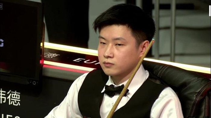 这位演员将出演导演的新电影《绝命荒漠》，定 特里·西摩尔秀爆乳亮相 2010-08-30 当地时间2010年8月29日，被称为“电视界奥斯卡”的第62届艾美奖颁奖典礼在美国纽约时代广场诺基亚剧院盛大举行，本届艾美奖入围者实力雄厚竞争激烈，红地毯上也是群星闪耀，星光熠熠。