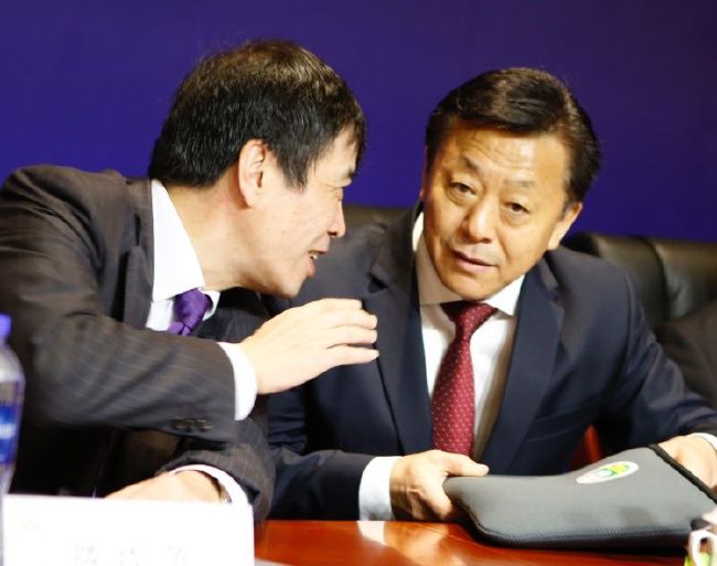 《寒战1994》定档五一 近日，由梁乐民执导的电影《寒战1994》正式官宣定档五一，并发布定档预告及一组定档海报。