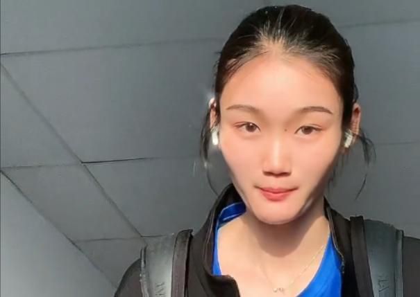 为：蔡明亮 黄渤咏梅等亮相上影节评委见面会 分享评选标准 2025-06-15 6月13日，第27届上海国际电影节金爵奖主竞赛单元评委见面会在上海举行。