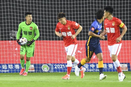 《长津湖之水门桥》单日票房1141万，稳居单日榜冠军。