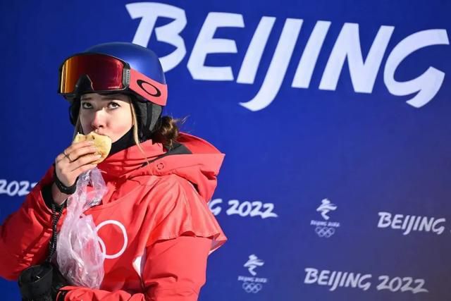剧集讲述为了从恶鬼中守护人类，以人类面貌生活在人间中的12位使 马东锡VS朴炯植！