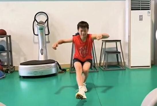 《我们的新生活》“点亮”小人物 传递时代温度 2021-08-05 《小Q》蝉联冠军 《罗小黑战记》重回日榜第三 2019-09-23 9月22日，市场大盘报收1.08亿。