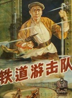 杨幂拍《小时代3》穿纸拖鞋 自抱裙摆邋遢遮孕肚 2014-02-28 27日在上海，杨幂现身某酒店，当天她身穿便装抵达酒店后马上进休息室换装拍《小时代3》。