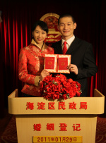 据悉，影片将于12月25日上映。
