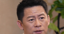 历史学者许宝蘅曾记录过一个真实事例：一位友人去世后，丧葬费用竟高达五万之巨。
