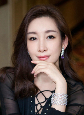 妮可·基德曼携爱女们亮相时装周2025-10-09 19年婚姻走到尽头?